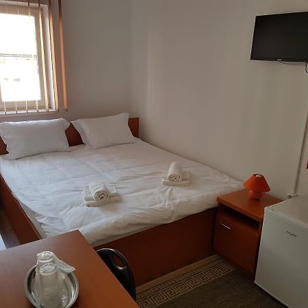Apartmán Piete Targuri Si Oboare Făgăraş Exteriér fotografie