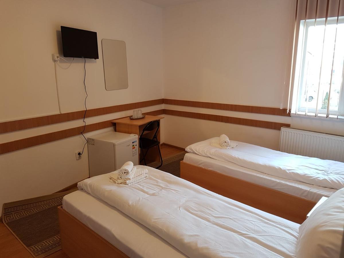 Apartmán Piete Targuri Si Oboare Făgăraş Exteriér fotografie